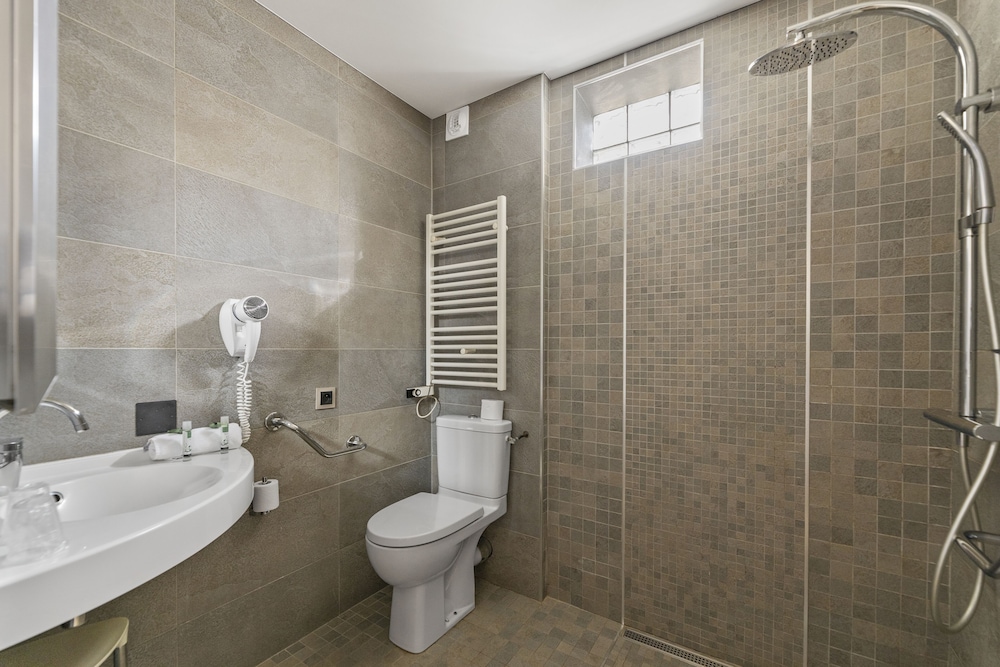 غرفة اقتصادية بسرير مزدوج، Hotel Napoleon Ajaccio 5/6