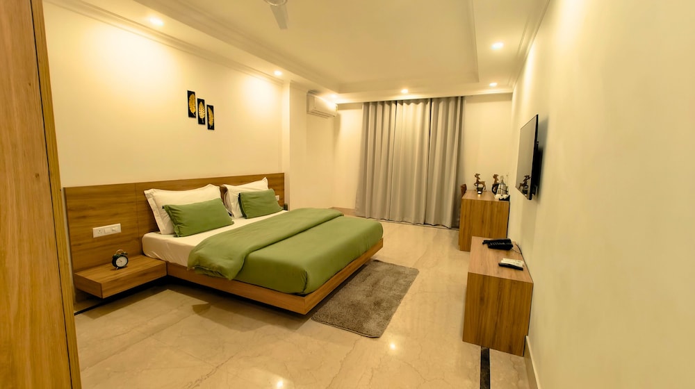 AVA Hotels and Corporate Stays Golf course 8/34