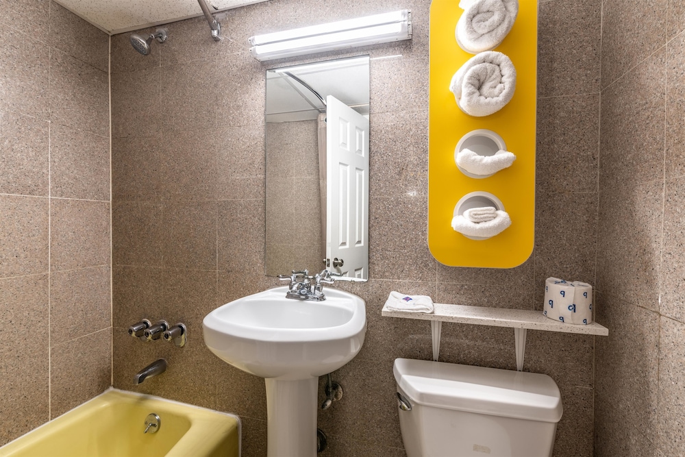 Motel6 Elmsford, NY - White Plains 44/50