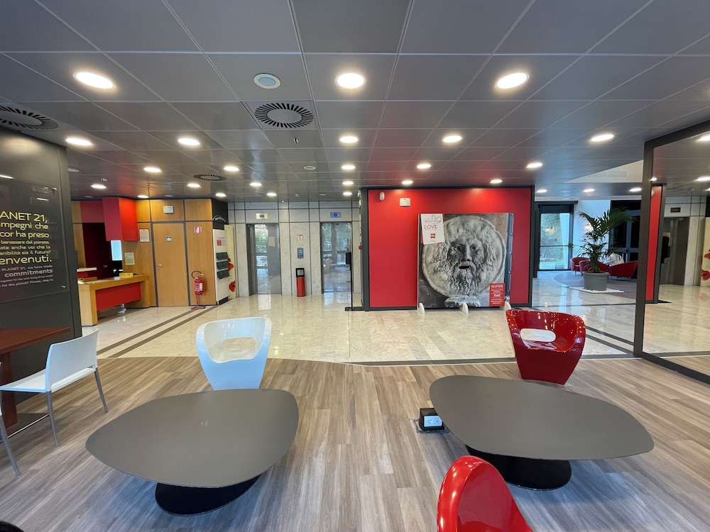 Ibis Roma Fiera 29/50