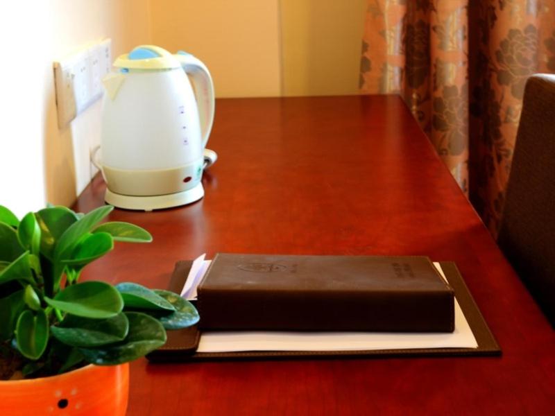 Greentree Inn Jiujiang Railway Station QianhongXiang Hotel 56/68
