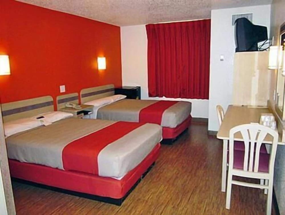 Motel6 McKinney, TX - North 19/34