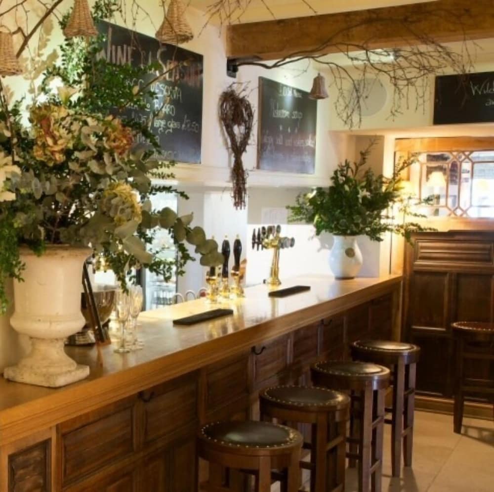 The Bell at Hampton Poyle 16/18