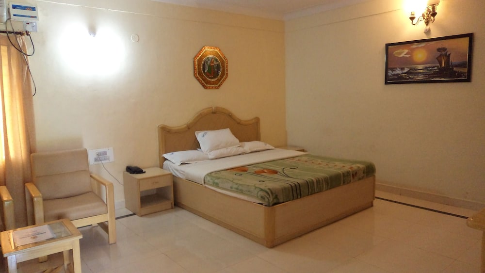 KISHKINDA HERITAGE RESORT 11/50