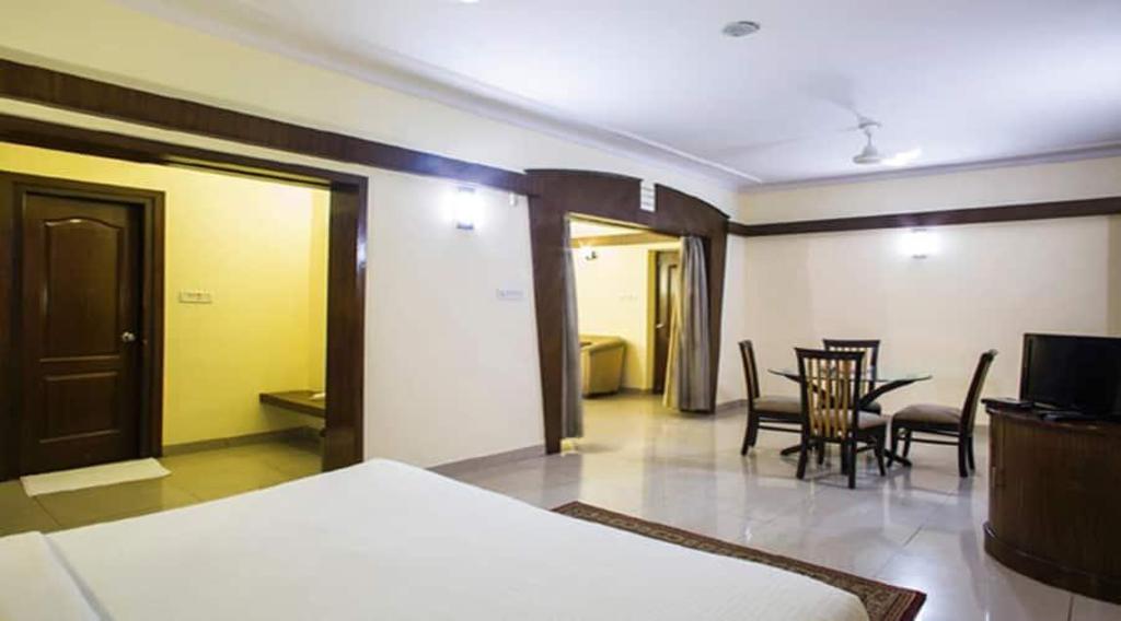 Hotel Sonia, Rudrapur 12/37
