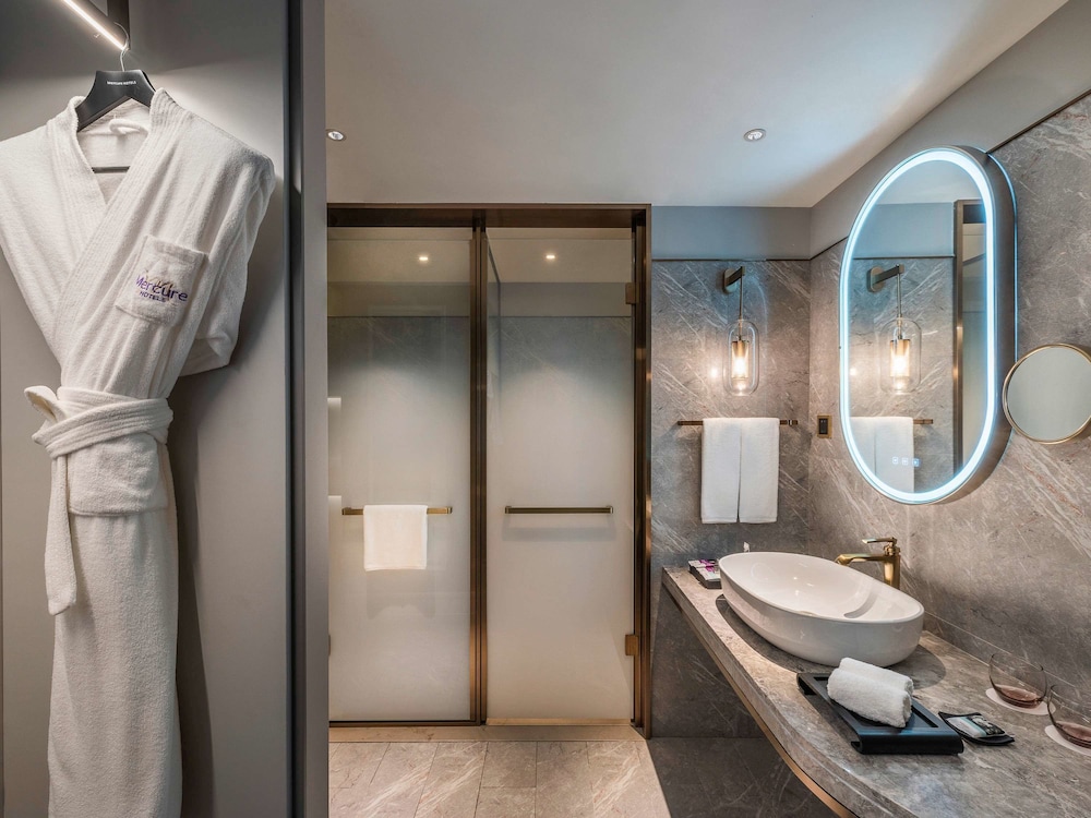 Mercure Chengdu Chunxi 16/65