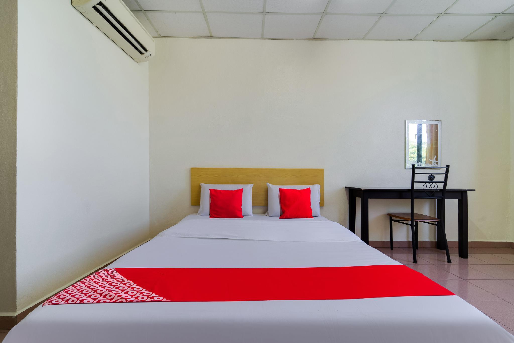 OYO 89461 Cp Hotel 19/32
