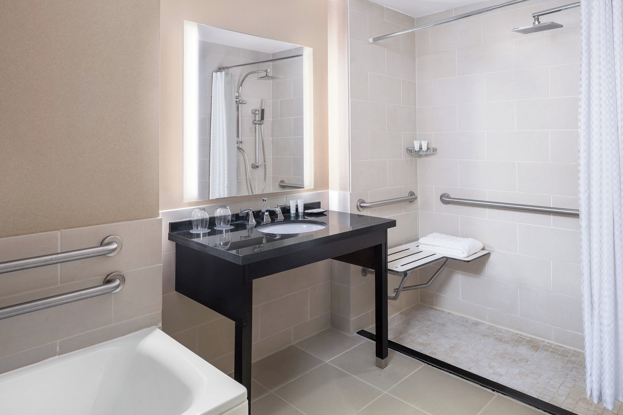 غرفة تقليدية بسرير كينج لذوي الإعاقة، The Westin Baltimore Washington Airport - BWI 2/3