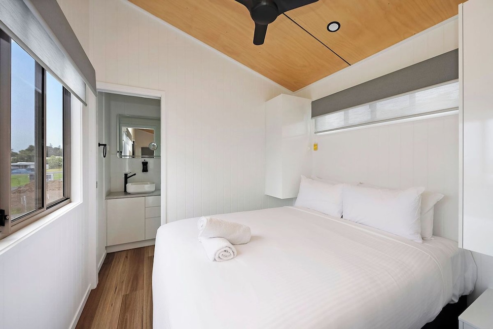 Tiny Home, Premium, Queen Bed