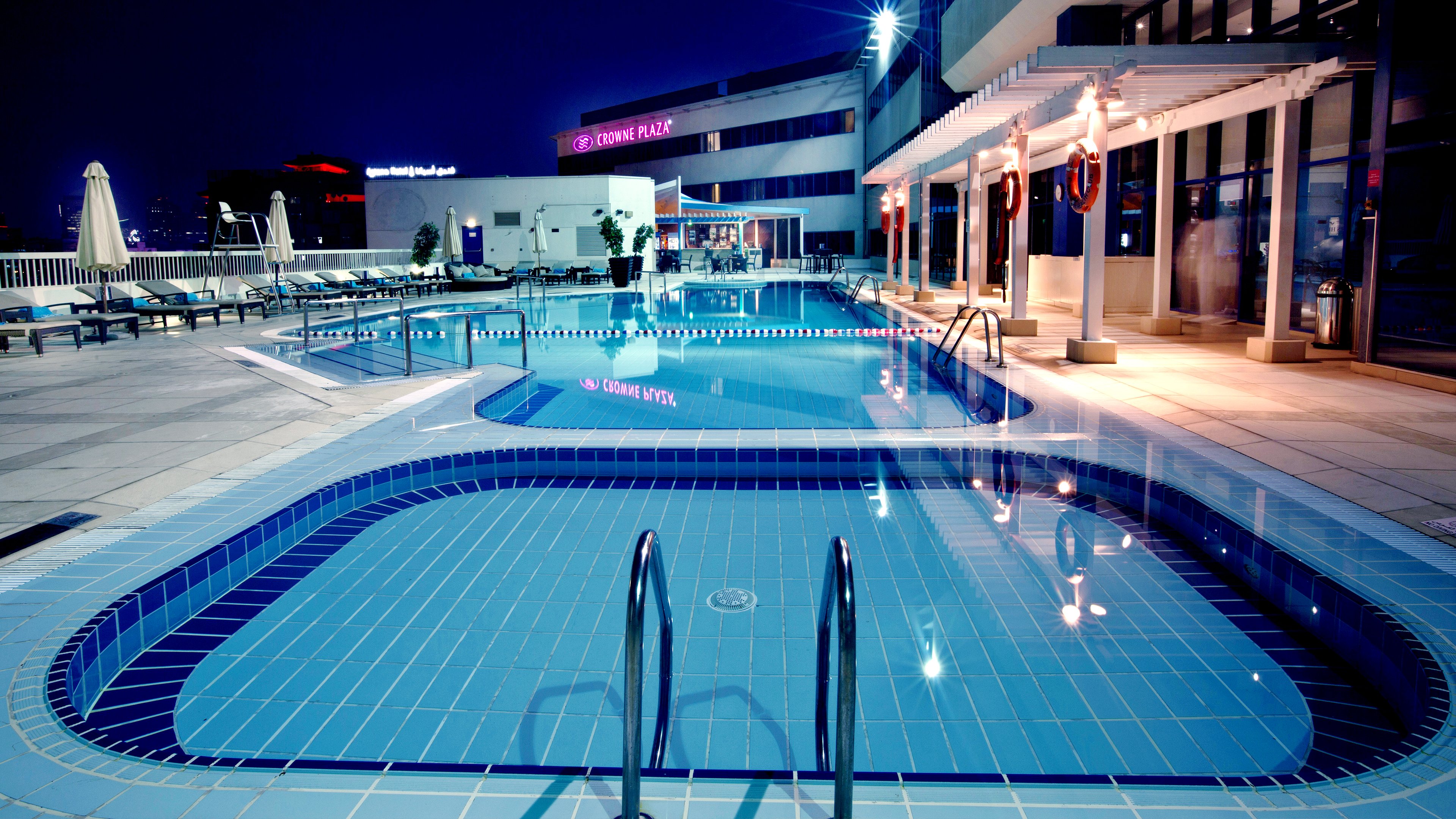 swimming pool spa