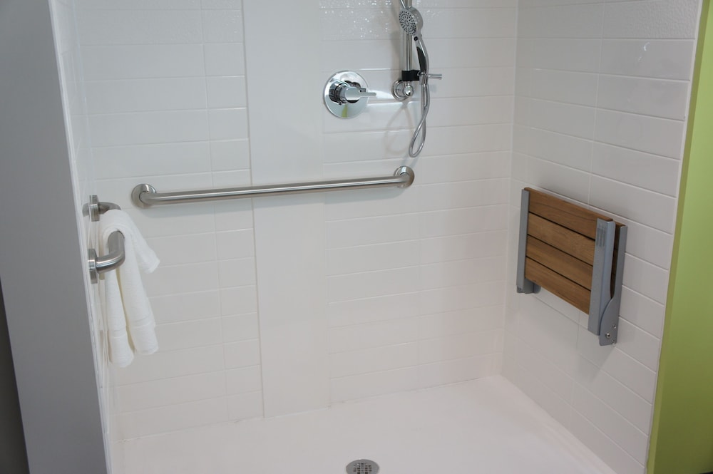 La Quinta Inn and Suites by Wyndham Braselton 60/60