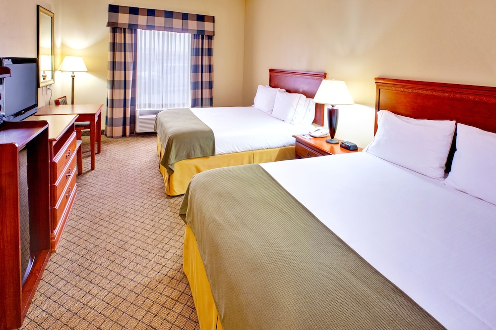 Holiday Inn Express Suites Greenwood 16/66