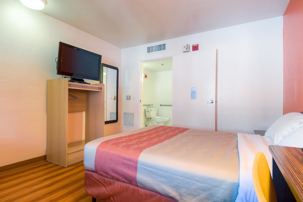 Motel6 Palm Springs, CA - Downtown 10/28