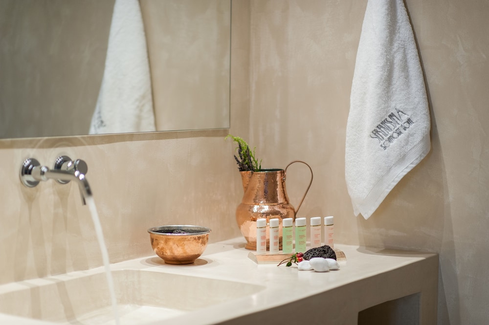 Serenissima Boutique Hotel 70/71