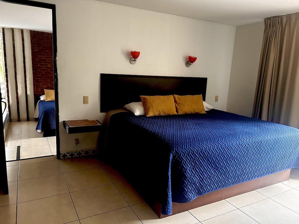 2 Bedrooms, Junior, 1 King and 2 Double Beds