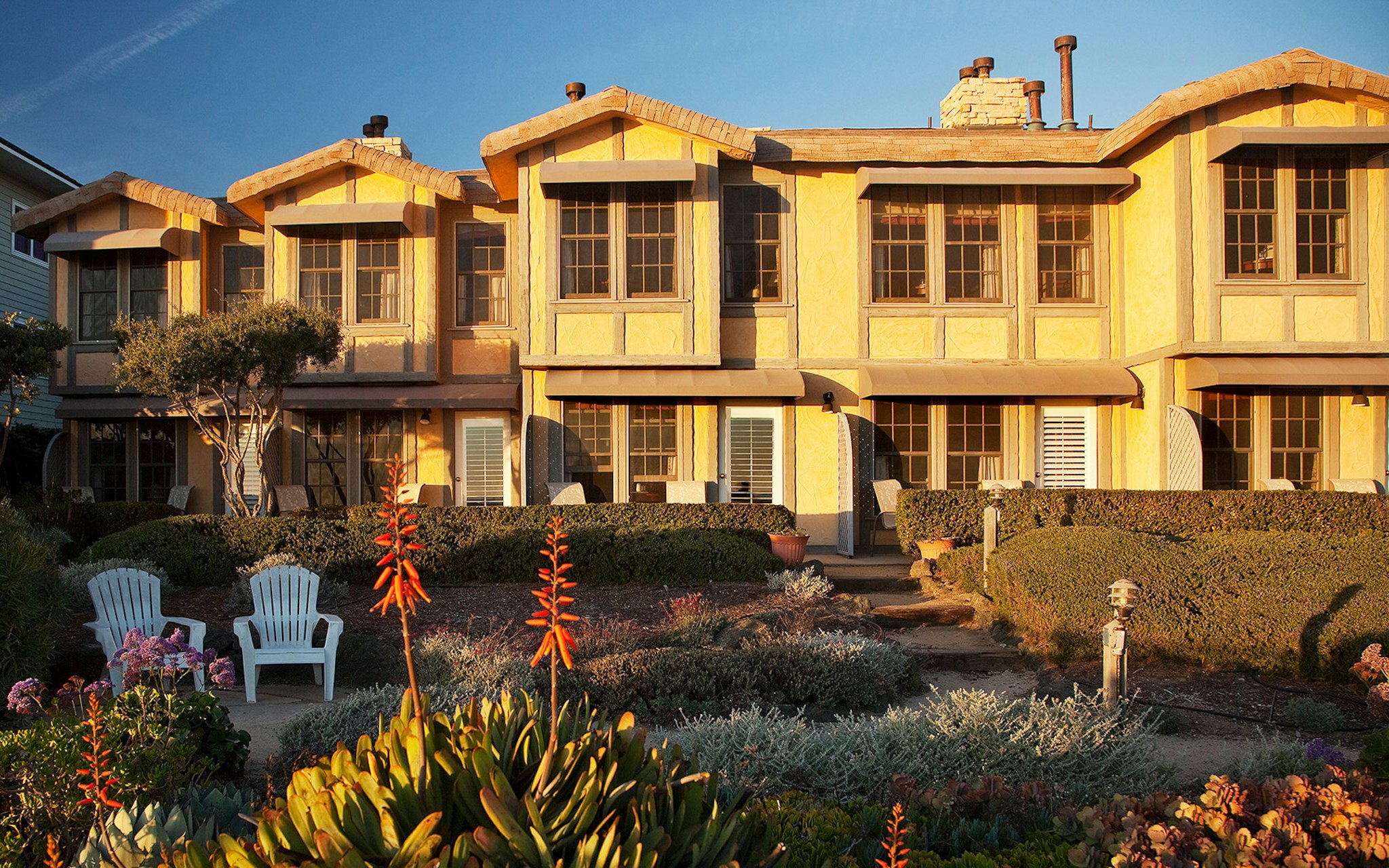 Cottage Inn By The Sea 1/10