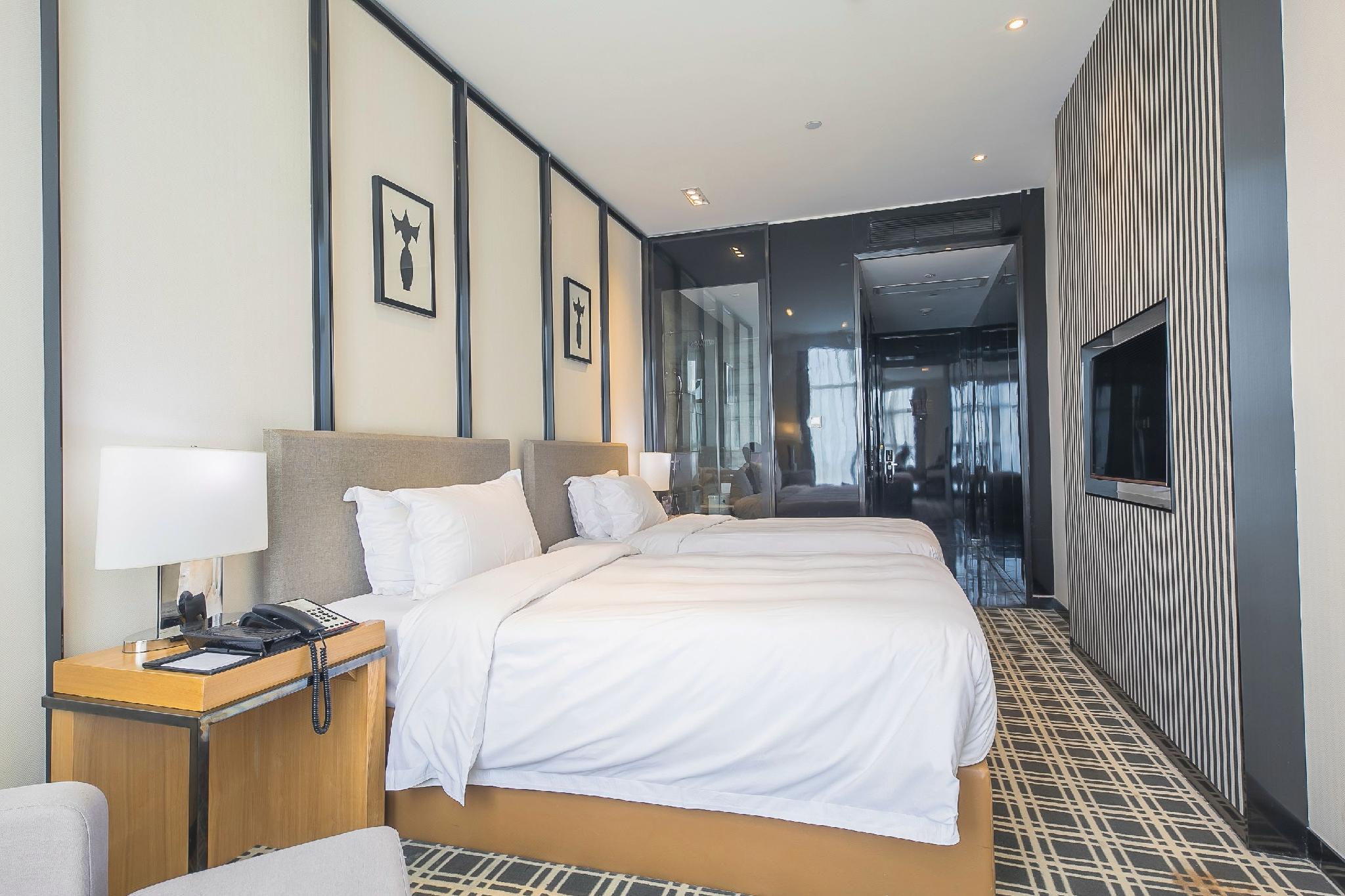 Hotel Conrab (Ganzhou Wanxiang) 16/58