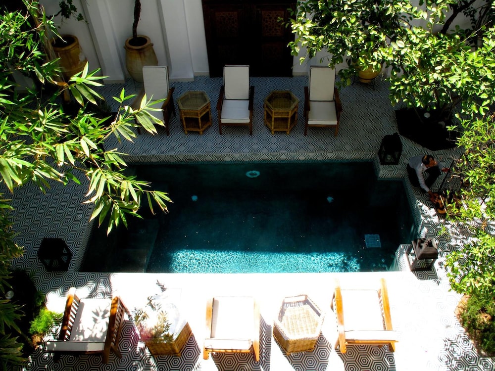Riad Les Yeux Bleus 72/75