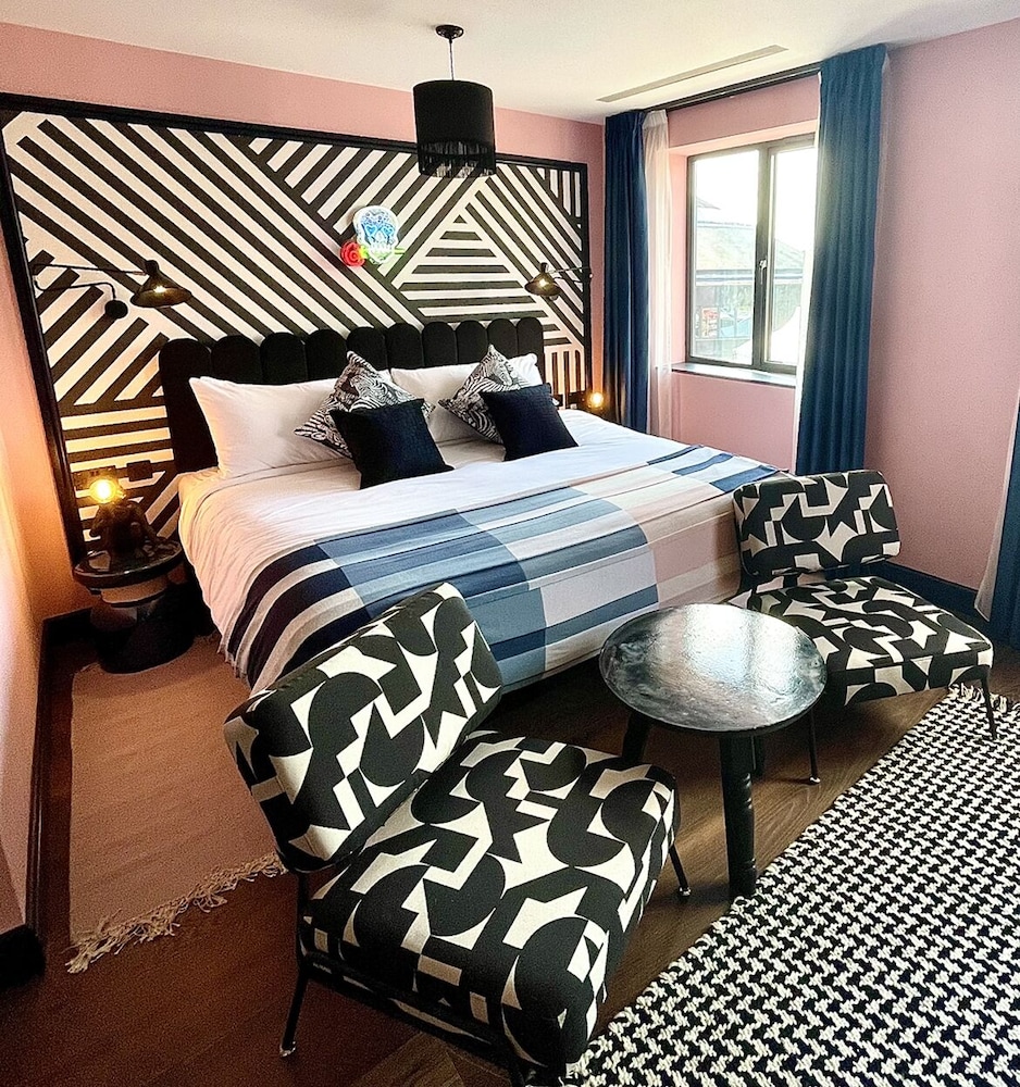 The Camden Town Hotel 8/46