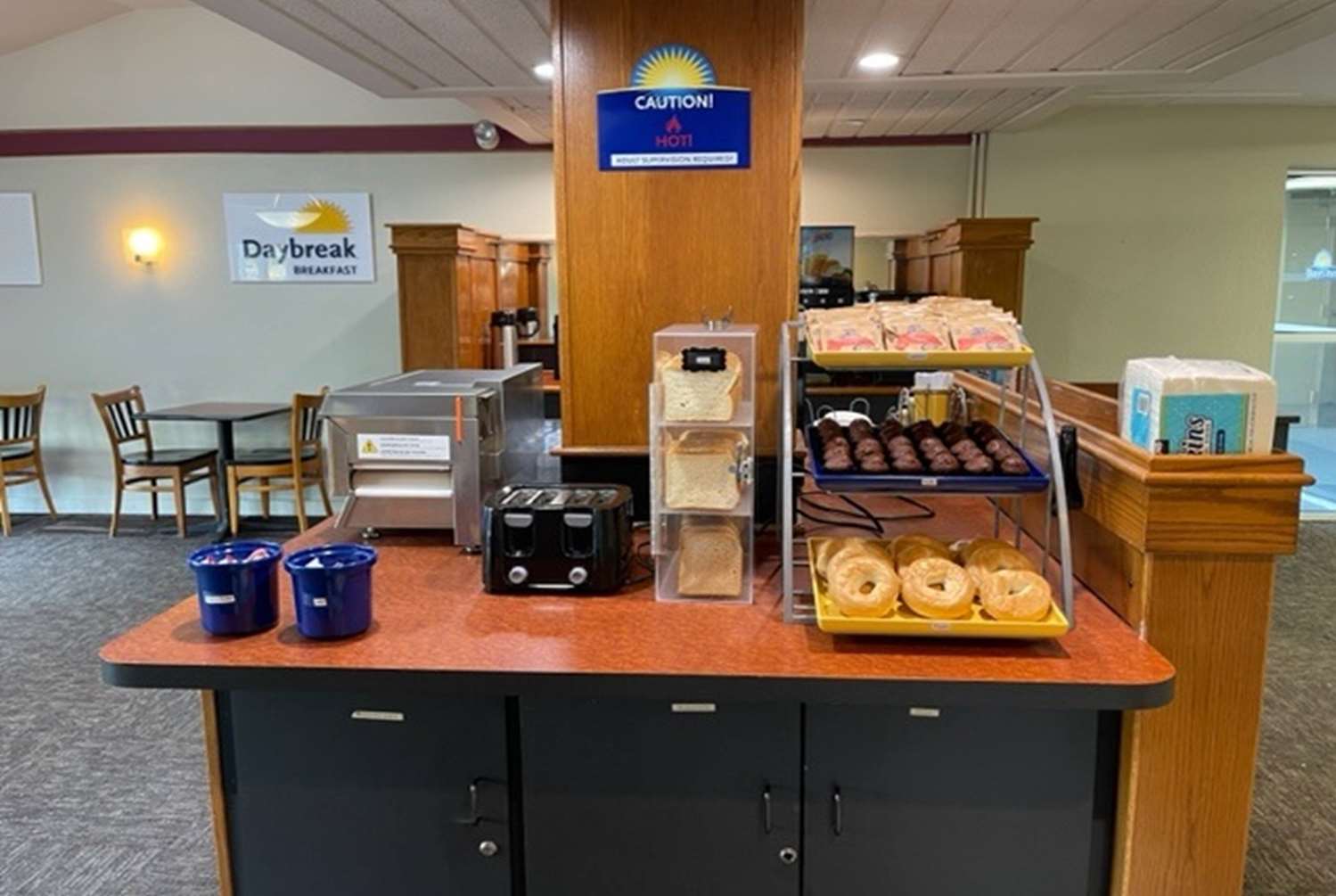 Days Inn by Wyndham Harrisburg North 30/32
