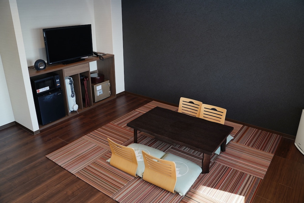 Western, Suite, 2 Futon Beds, Outdoor Bath، LiVEMAX Resort Kaga-Yamashiro 3/3
