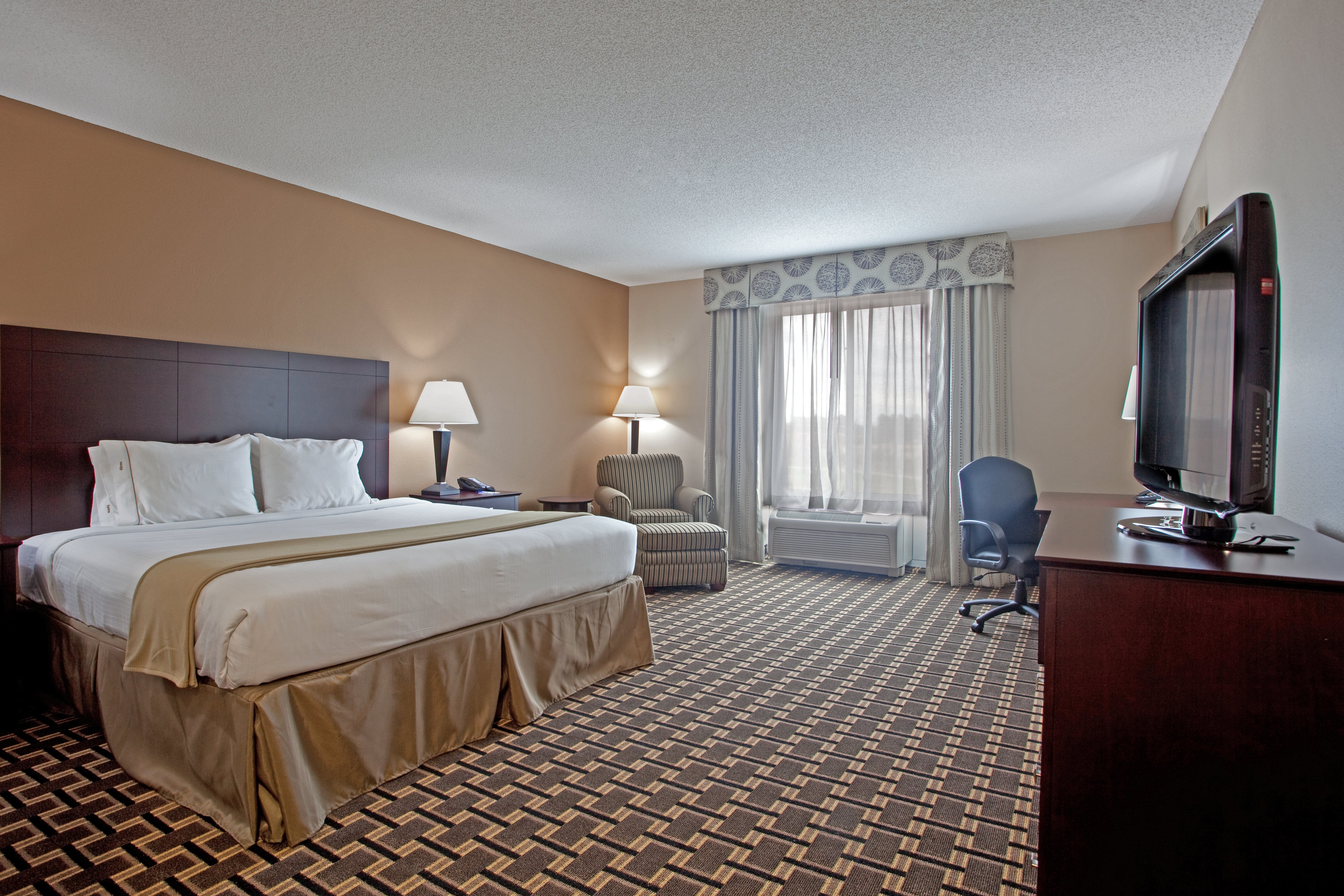 Holiday Inn Express Pembroke 18/50