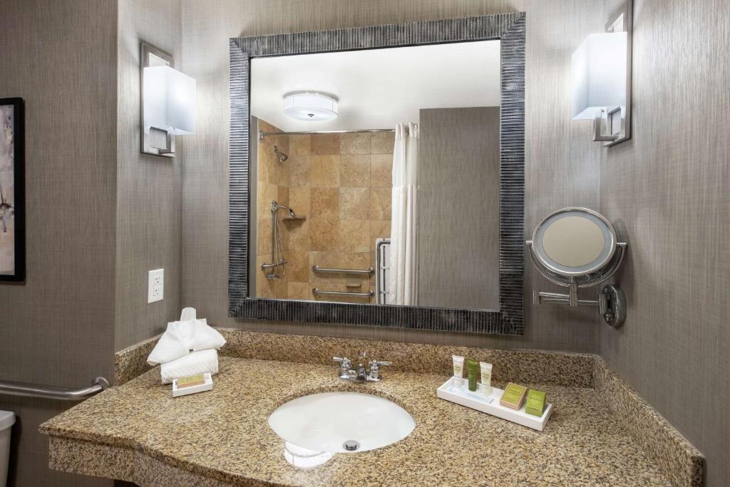 Room, Queen Murphy Bed, Parlor, Accessible