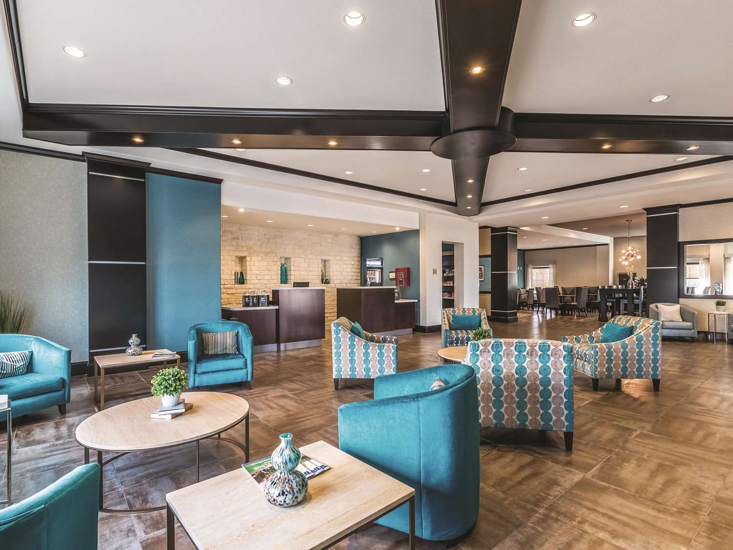 La Quinta Inn & Suites by Wyndham Dallas Grand Prairie South 34/44