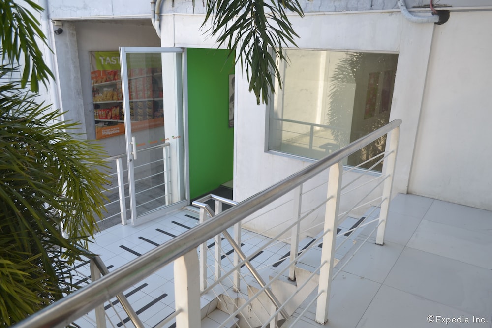 ISLANDS STAY HOTEL MACTAN 7/25