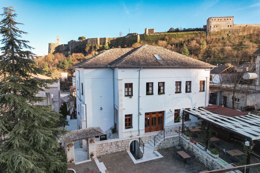 Bineri Hotel Gjirakastra in GJIROKASTER