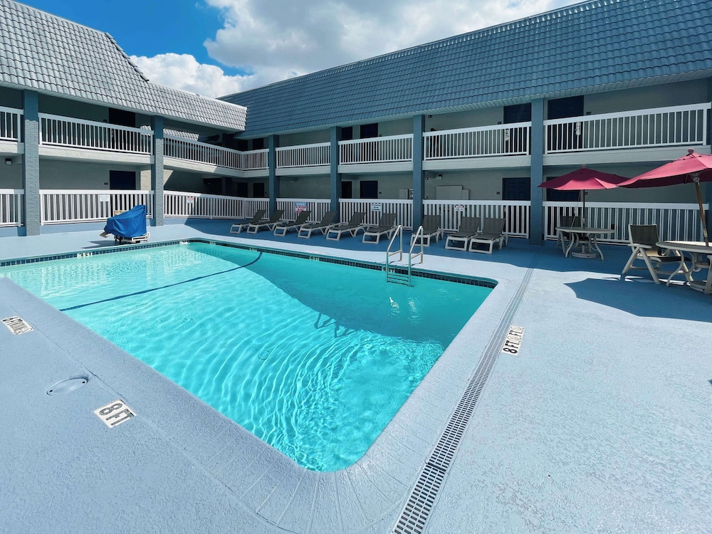 Motel6 Duncanville, TX - Dallas 44/46