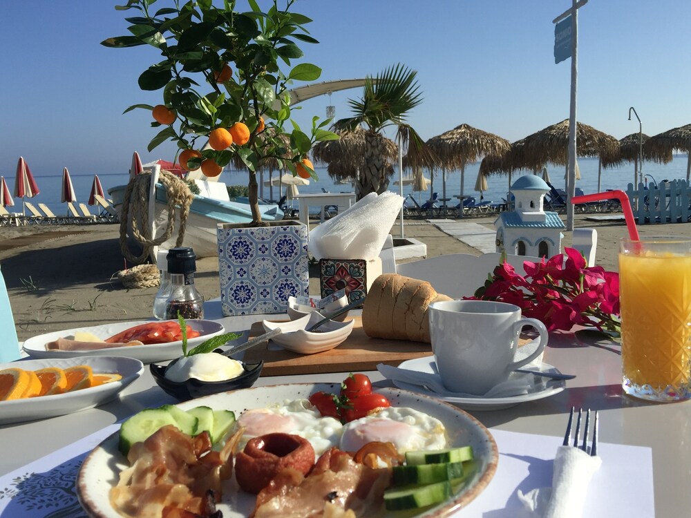 Sonio Beach Hotel 41/57
