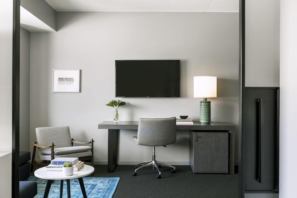 KIMPTON EVERLY HOTEL 66/80