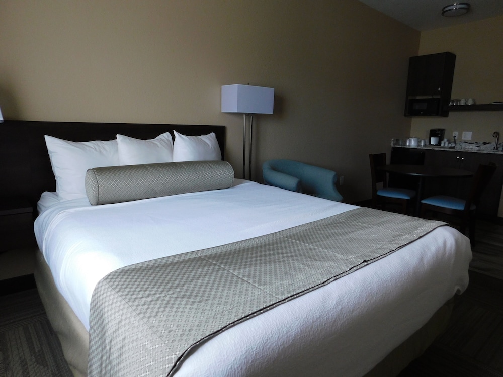 Island Suites 13/50