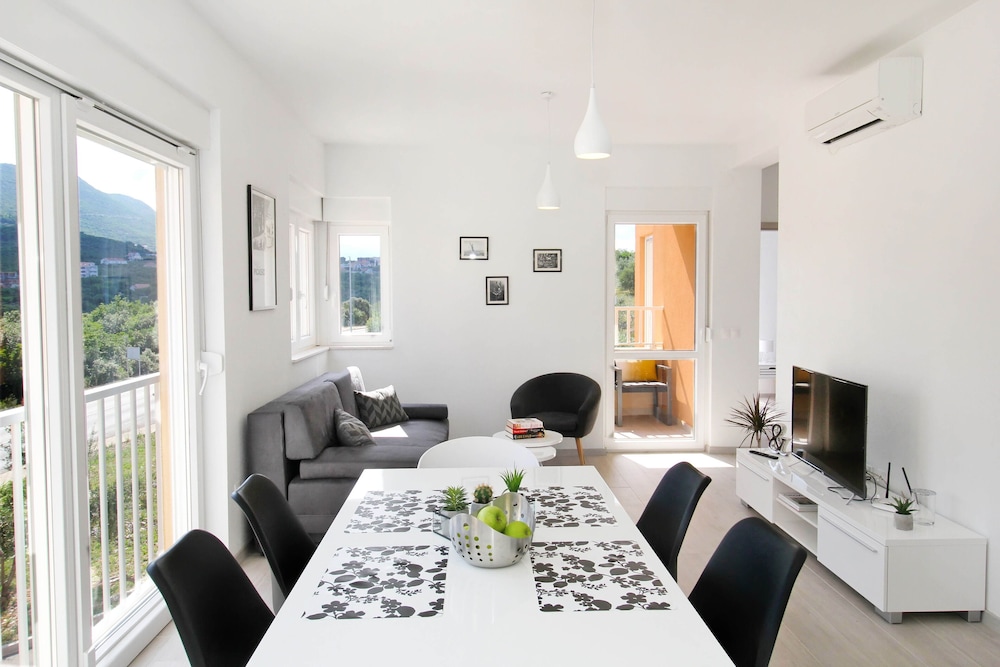 Bacan Family Apartments 16/29
