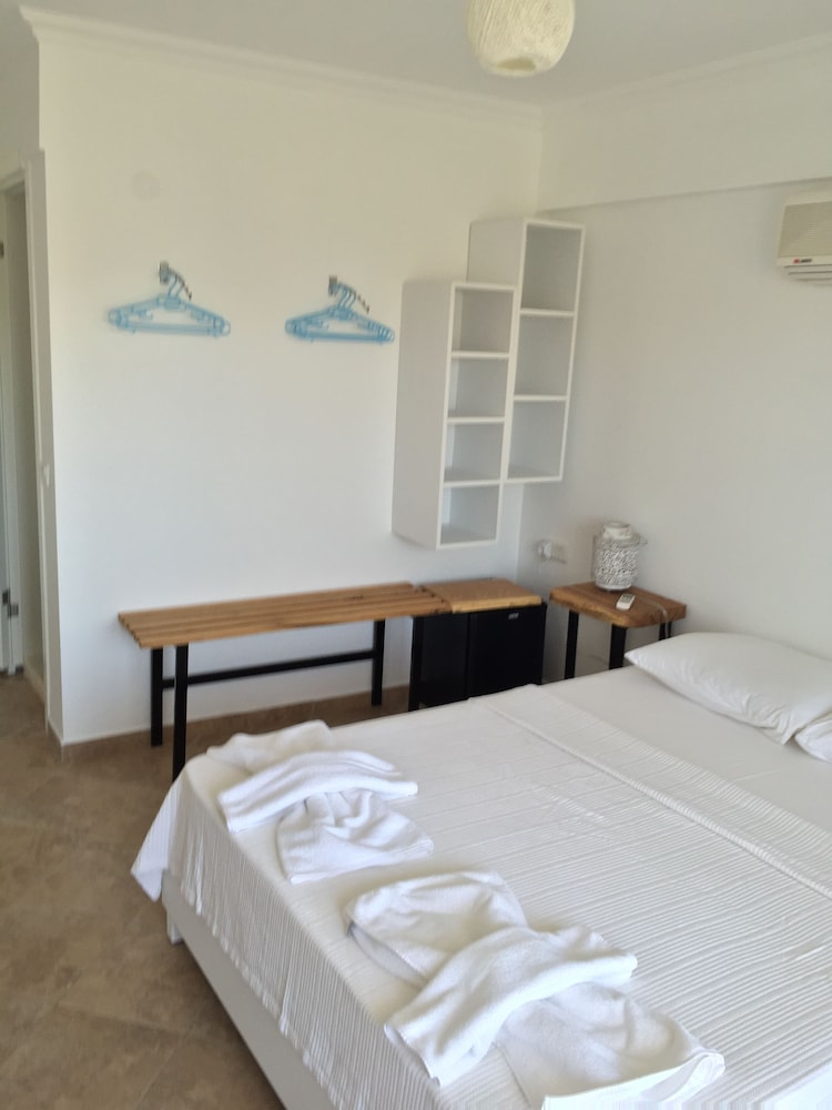 Pataros Hotel 9/49