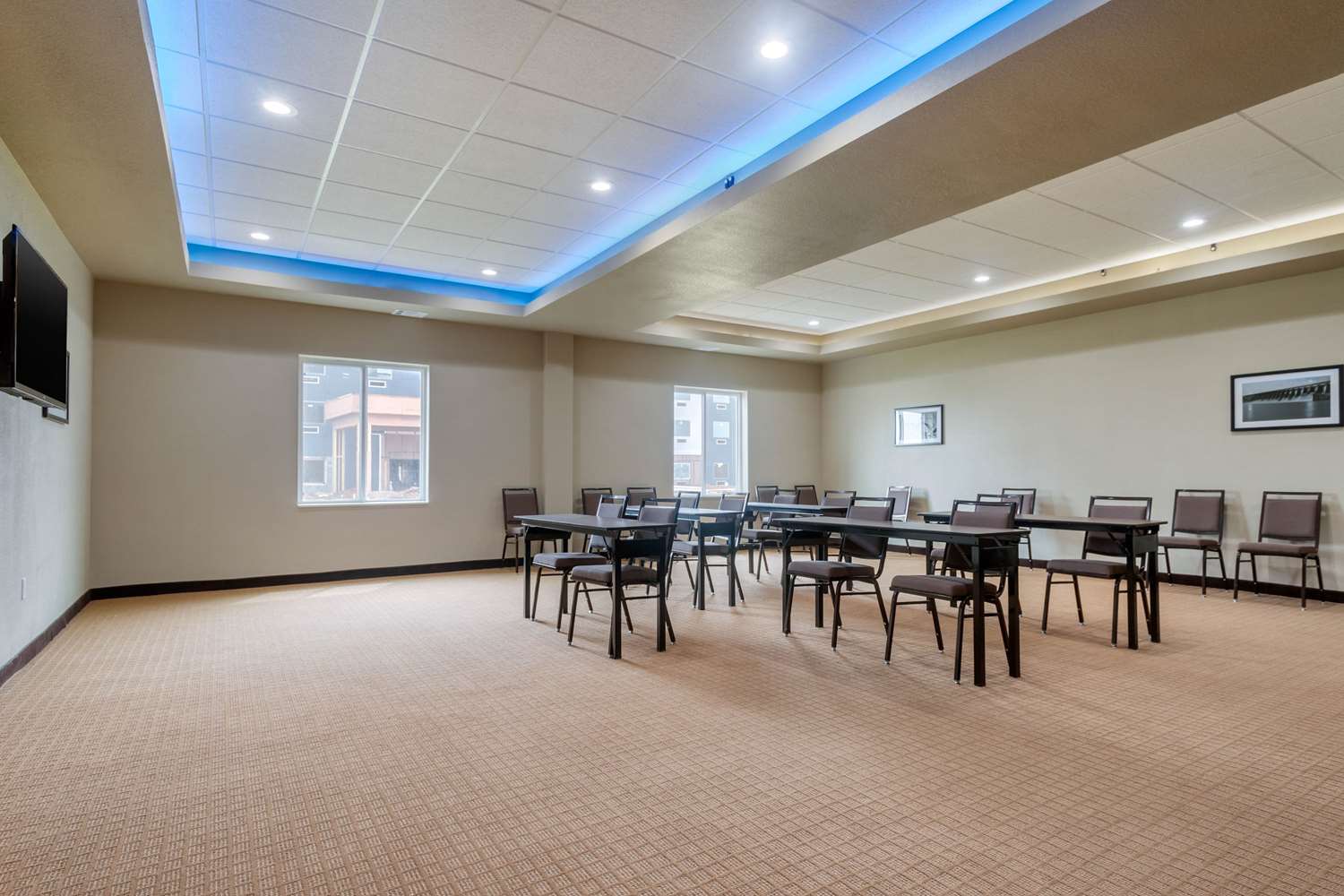 MainStay Suites Bricktown near Medical Center 15/17