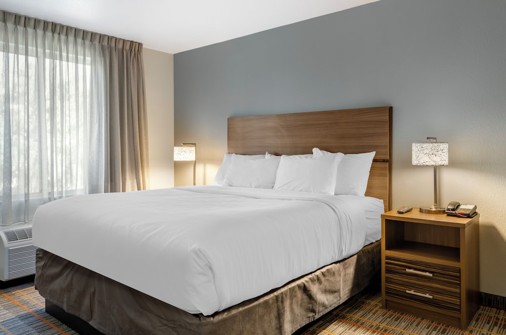 Efficiency, King Bed, Sofa, Accessible