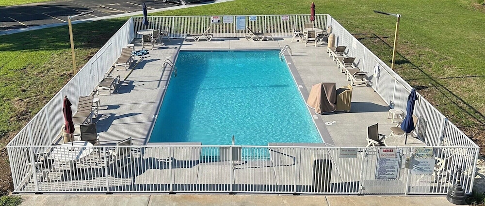 Motel6 Greensboro, NC - Airport 46/49