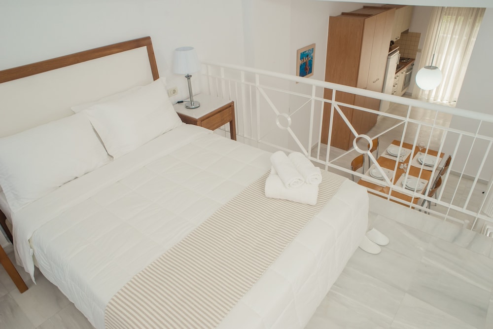 Elizabeth Suites 11/50