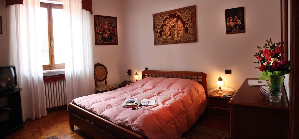 Villa Sant' Uberto Country Inn 7/65