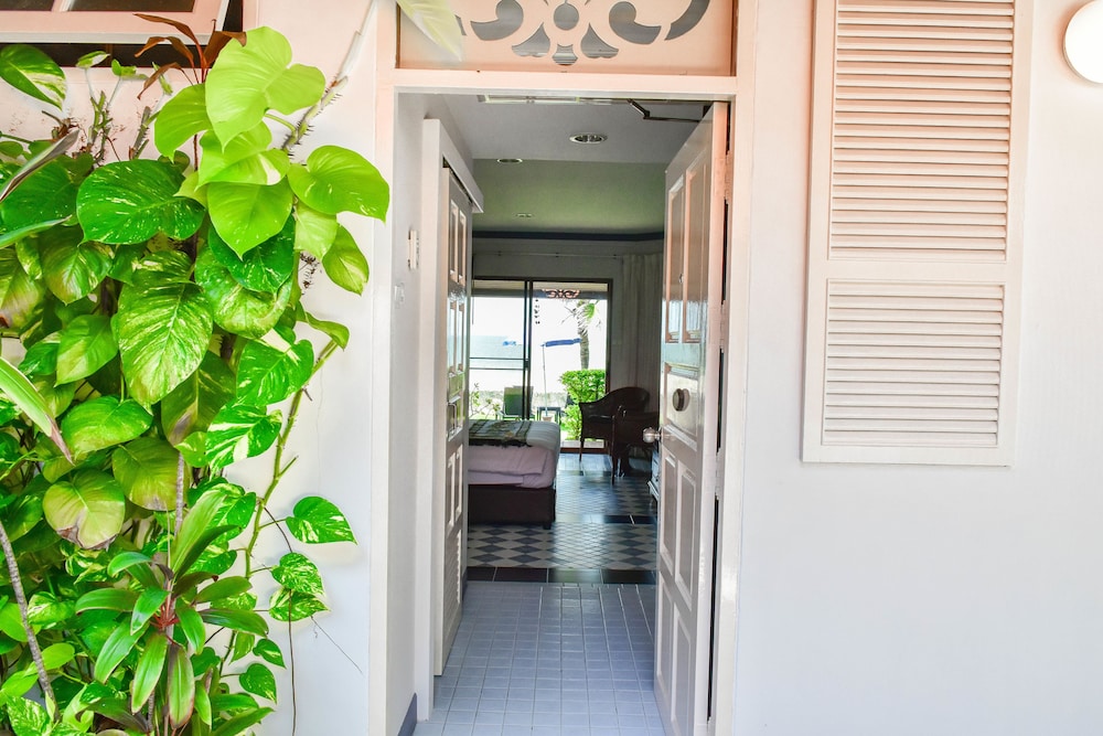 White Sand Beach Hotel Hua Hin photo2
