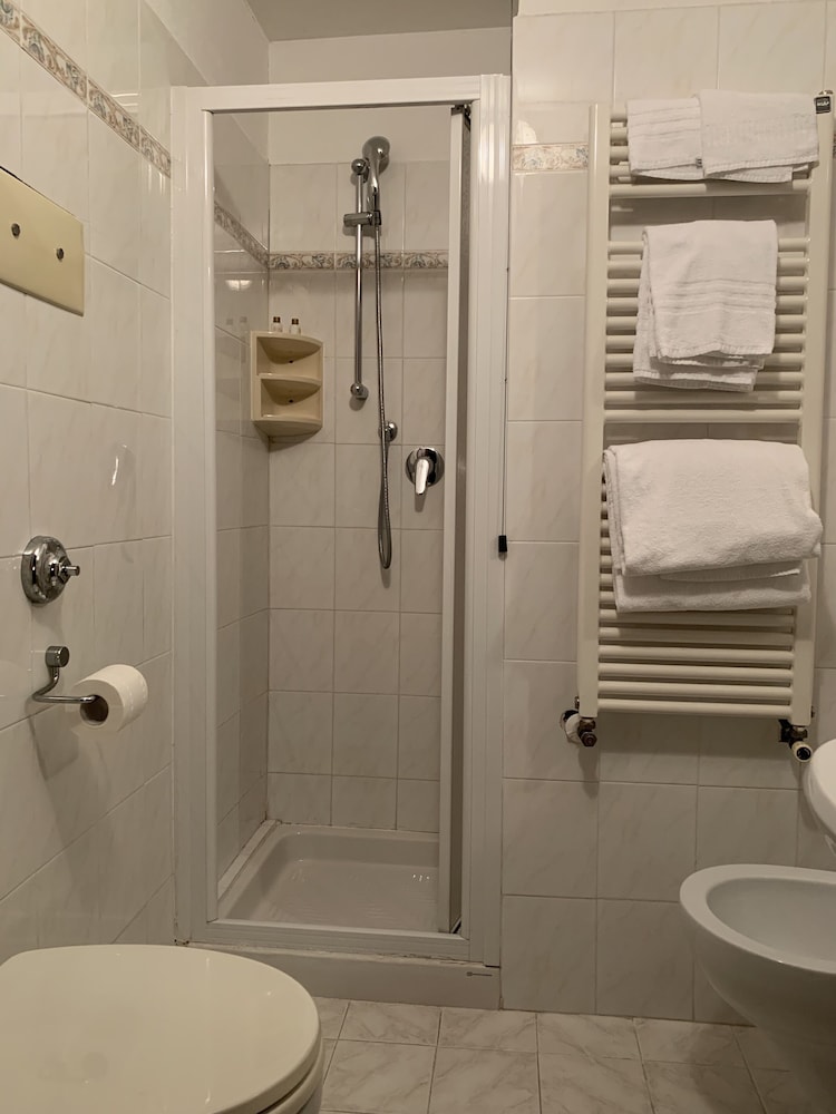 Hotel Villa Sara 55/60