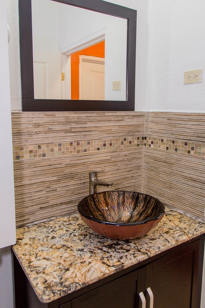 Casa Victoria Golf Retreat 6/50