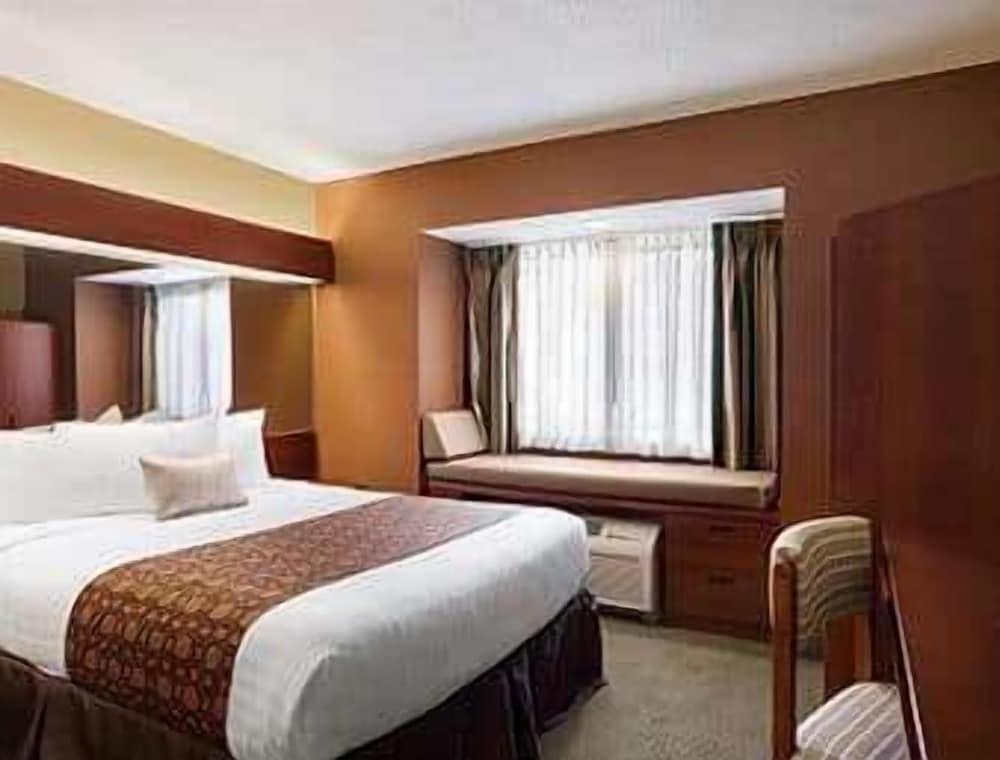 Microtel Inn and Suites Dover 10/36