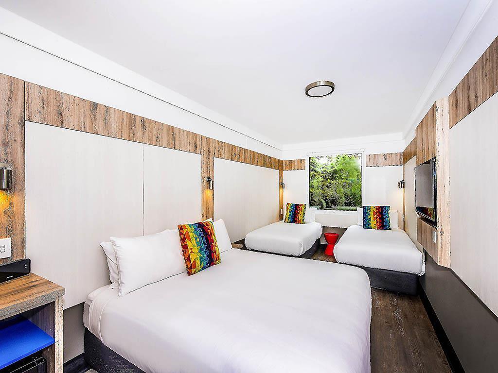 COURTYARD, SUPERIOR, QUEEN BED