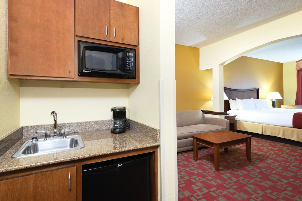 Holiday Inn Express Hotel And Suites Little Rock West 12/49