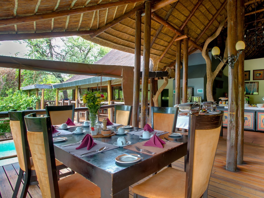 MADIKWE RIVER LODGE 18/42