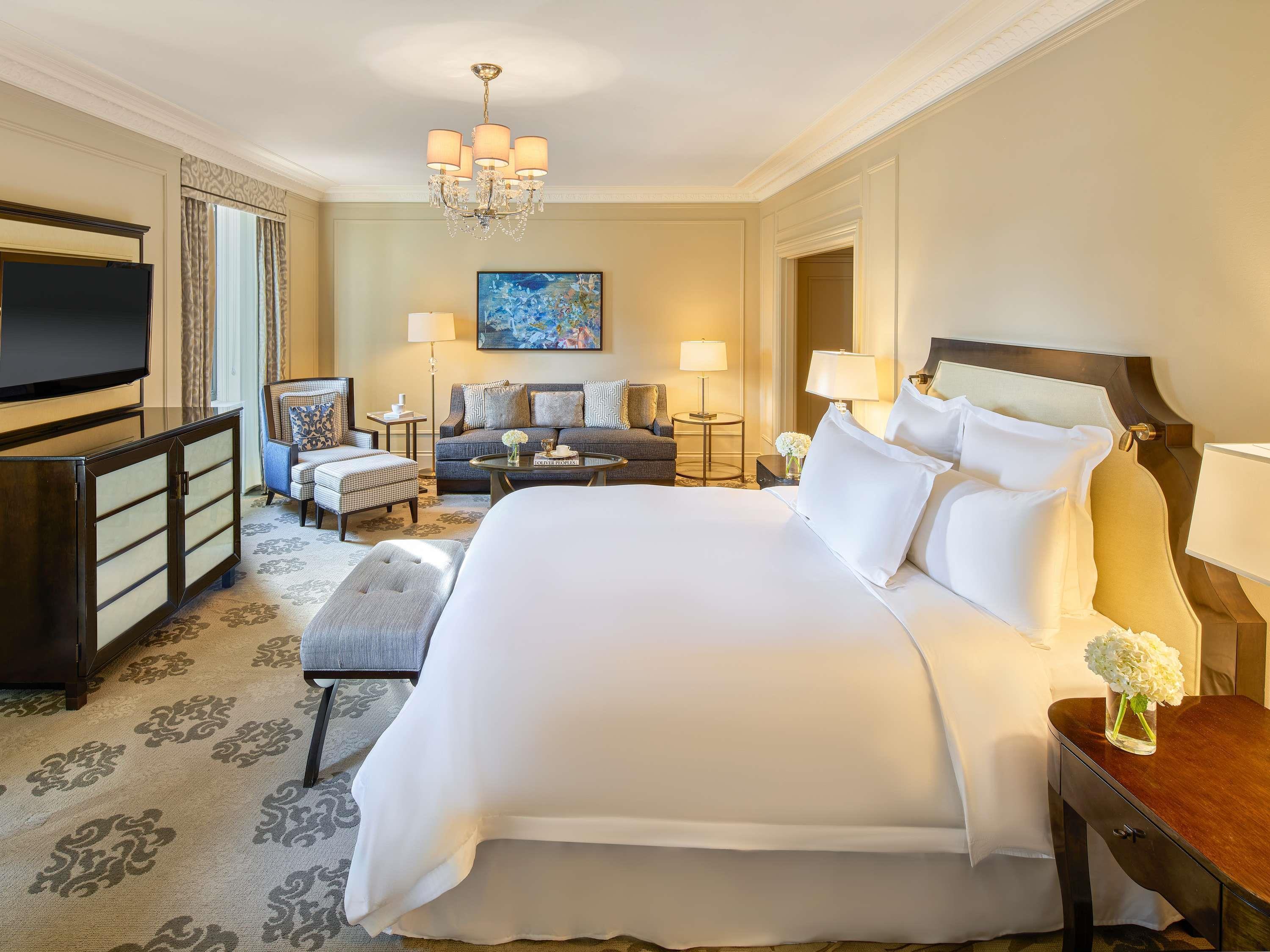 Inner, Junior Suite, King Bed, City or Courtyard View