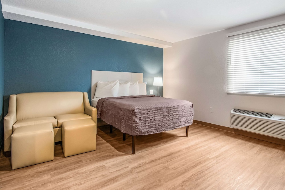 WoodSpring Suites Doral Miami Airport 35/51
